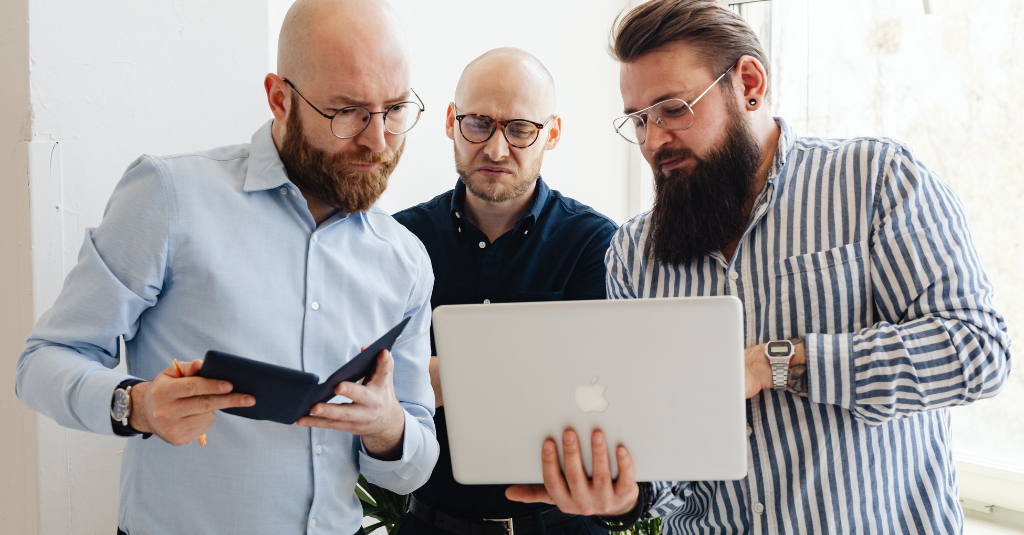 A team looking for e 8 HubSpot Integrations Mistakes